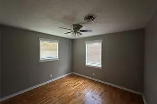 304 S Buffalo St, Chico, TX 76431 - Photo 12