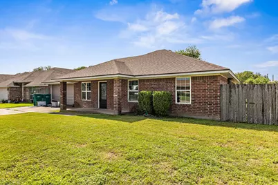 1005 Hooks Street, Lacy Lakeview, TX 76705 - Photo 6