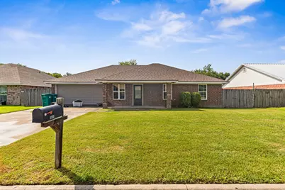 1005 Hooks Street, Lacy Lakeview, TX 76705 - Photo 2