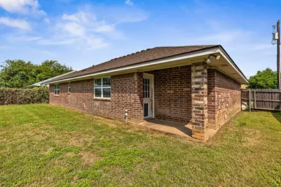 1005 Hooks Street, Lacy Lakeview, TX 76705 - Photo 14