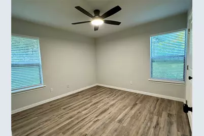 423 E 5th Street, Bonham, TX 75418 - Photo 14