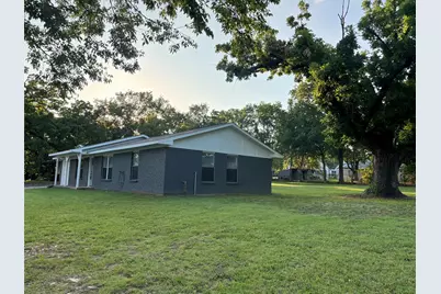 423 E 5th Street, Bonham, TX 75418 - Photo 20