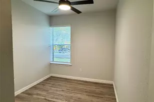 423 E 5th St, Bonham, TX 75418 - Photo 16