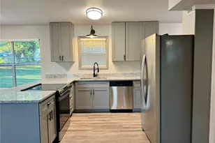 423 E 5th St, Bonham, TX 75418 - Photo 10