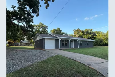 423 E 5th Street, Bonham, TX 75418 - Photo 2