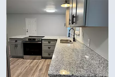 423 E 5th Street, Bonham, TX 75418 - Photo 12