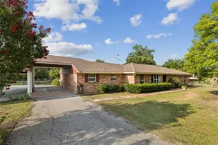 1 Glen Cove Cir, Lucas, TX 75002 - Photo 2