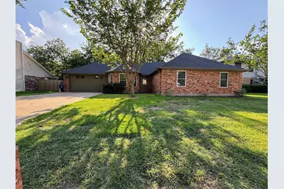109 Colonial Heights, Sanger, TX 76266 - Photo 4