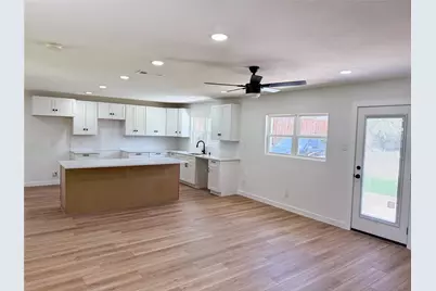 809 Longbeach Drive, Garland, TX 75043 - Photo 4