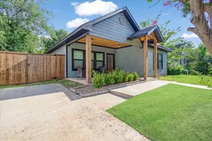 408 W Day St, Denison, TX 75020 - Photo 2