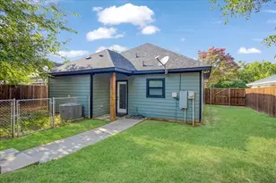 408 W Day St, Denison, TX 75020 - Photo 26