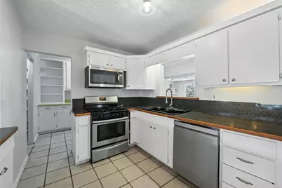 236 Half Moon Way, Runaway Bay, TX 76426 - Photo 18