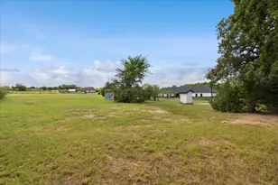 403 Polk Rd, Bowie, TX 76230 - Photo 36
