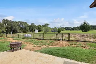 403 Polk Rd, Bowie, TX 76230 - Photo 28