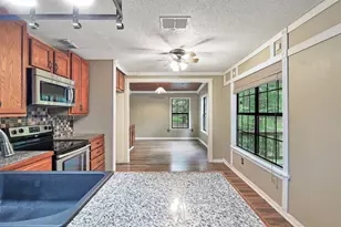 194 Oak Shadows Cv, Holly Lake Ranch, TX 75765 - Photo 10