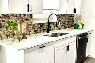 809 Milky Way, Garland, TX 75040 - Photo 10