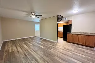 907 S Bowen Rd, Arlington, TX 76013 - Photo 2