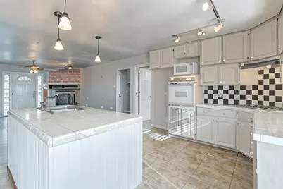 1907 Live Oak Circle, Azle, TX 76020 - Photo 8