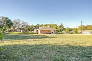 1907 Live Oak Cir, Azle, TX 76020 - Photo 24