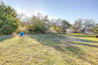 1907 Live Oak Circle, Azle, TX 76020 - Photo 4