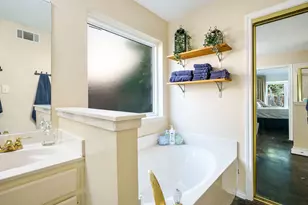 1222 Falling Water Dr, Lewisville, TX 75067 - Photo 30