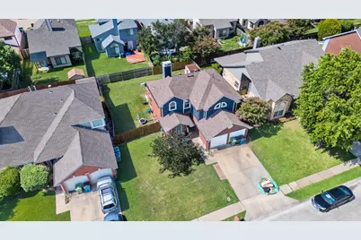 1222 Falling Water Drive, Lewisville, TX 75067 - Photo 4