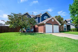 1222 Falling Water Dr, Lewisville, TX 75067 - Photo 2