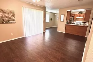 125 Johnson Ave, Burleson, TX 76028 - Photo 2