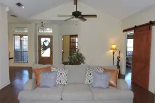 1025 Savannah Ln, Oak Ridge, TX 75142 - Photo 6