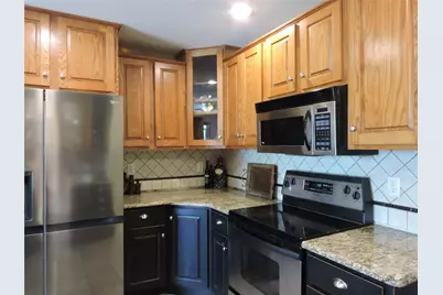 1025 Savannah Lane, Oak Ridge, TX 75142 - Photo 16