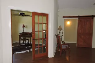 1025 Savannah Ln, Oak Ridge, TX 75142 - Photo 12