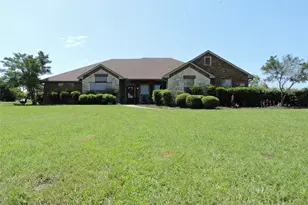 1025 Savannah Ln, Oak Ridge, TX 75142 - Photo 2