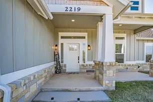2219 Christine Dr, Granbury, TX 76048 - Photo 2