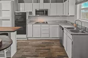 701 Idlewilde Dr, Lewisville, TX 75067 - Photo 2