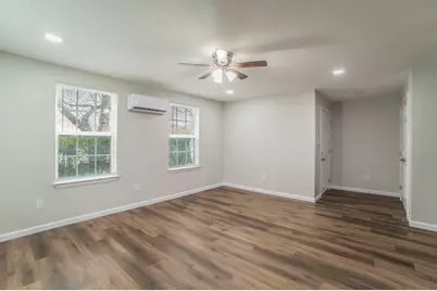 4901 Curzon Avenue #105, Fort Worth, TX 76107 - Photo 6