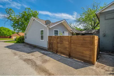 4901 Curzon Avenue #105, Fort Worth, TX 76107 - Photo 18