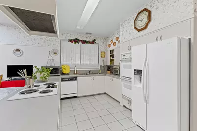 1204 W Westhill Drive, Cleburne, TX 76033 - Photo 14