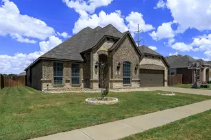 1534 Grassy Meadows Dr, Burleson, TX 76058 - Photo 2
