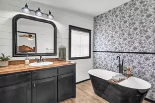 221 Briar Oaks Dr, Azle, TX 76020 - Photo 20