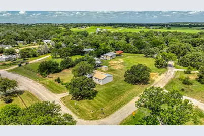 221 Briar Oaks Drive, Azle, TX 76020 - Photo 36