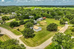221 Briar Oaks Dr, Azle, TX 76020 - Photo 36