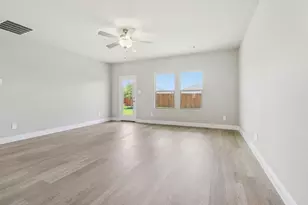 2111 Dunbar Dr, Sherman, TX 75092 - Photo 10