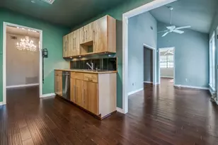 107 Brentwood Ct, Irving, TX 75061 - Photo 10