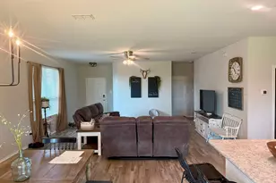 905 Ravenwood Ln, Van Alstyne, TX 75495 - Photo 4