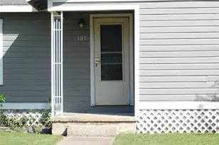 105 NW 7th St, Hubbard, TX 76648 - Photo 4