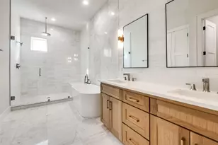 250 E Dallas St, Grapevine, TX 76051 - Photo 14