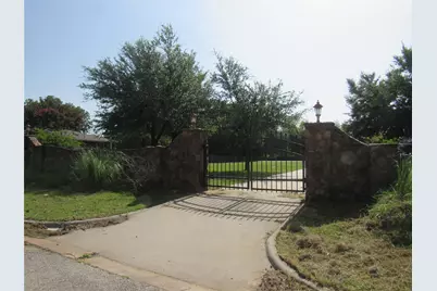 2206 Bluebonnet Avenue, Denison, TX 75020 - Photo 2