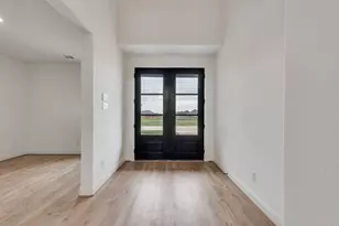 7631 Lanier Ln, Grand Prairie, TX 75054 - Photo 6