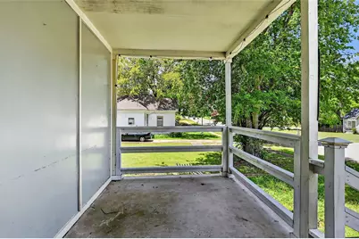 110 E Munson Street, Denison, TX 75021 - Photo 8