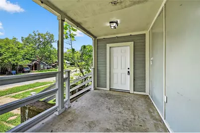 110 E Munson Street, Denison, TX 75021 - Photo 2